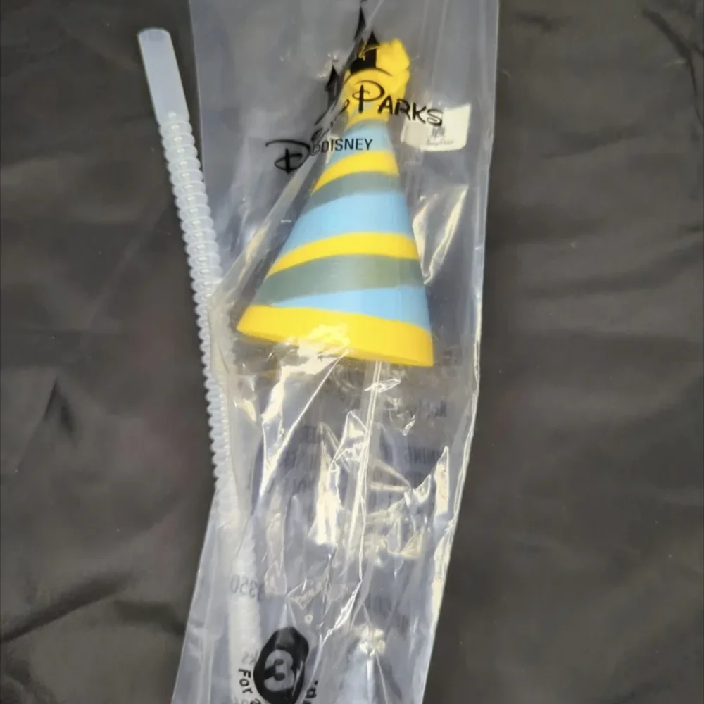 Mickey's 90th anniversary cup - Picture 3 of 3